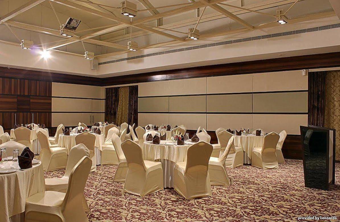 The Sahil Hotel Mumbai Exterior foto